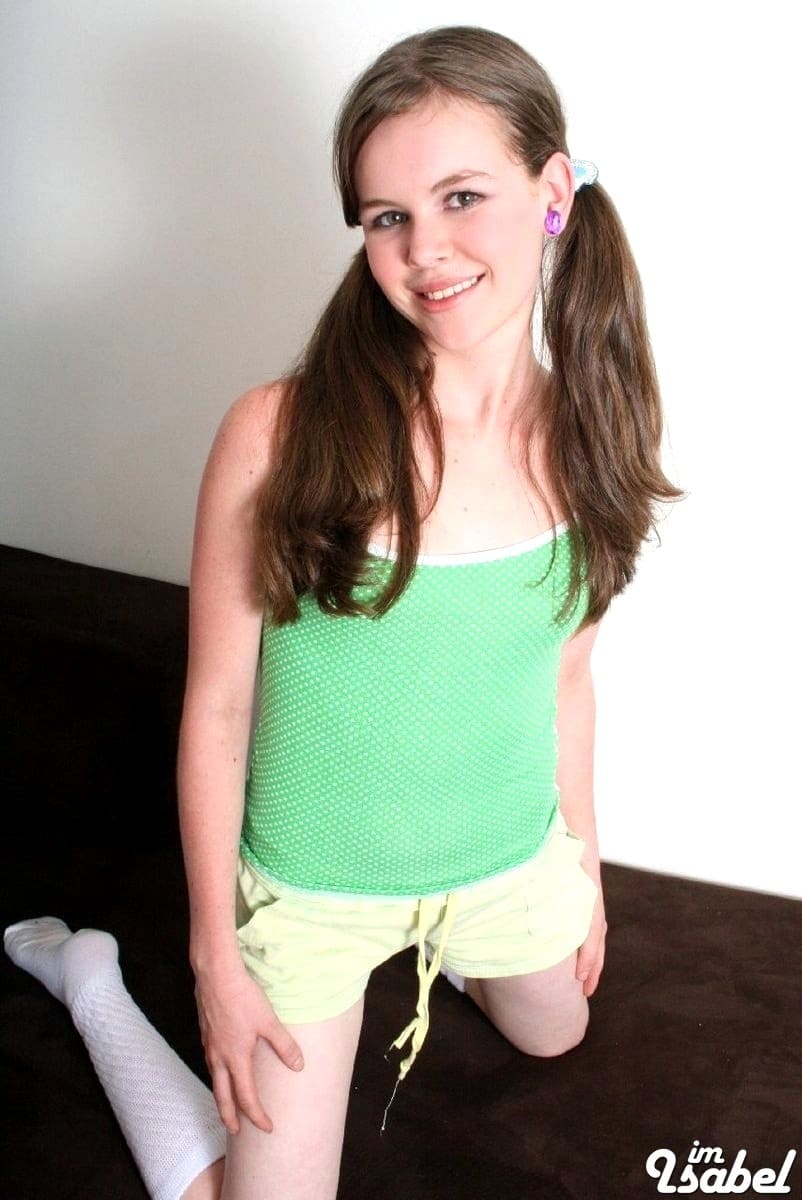 Симпатичная сучка Imisabel (Marcela Rubita) c подругой