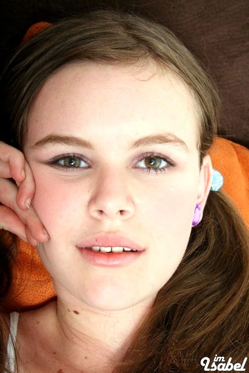 Симпатичная сучка Imisabel (Marcela Rubita) c подругой