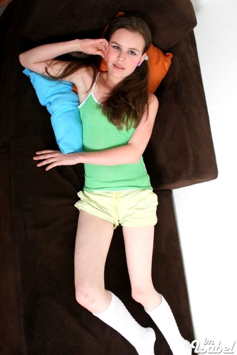 Симпатичная сучка Imisabel (Marcela Rubita) c подругой