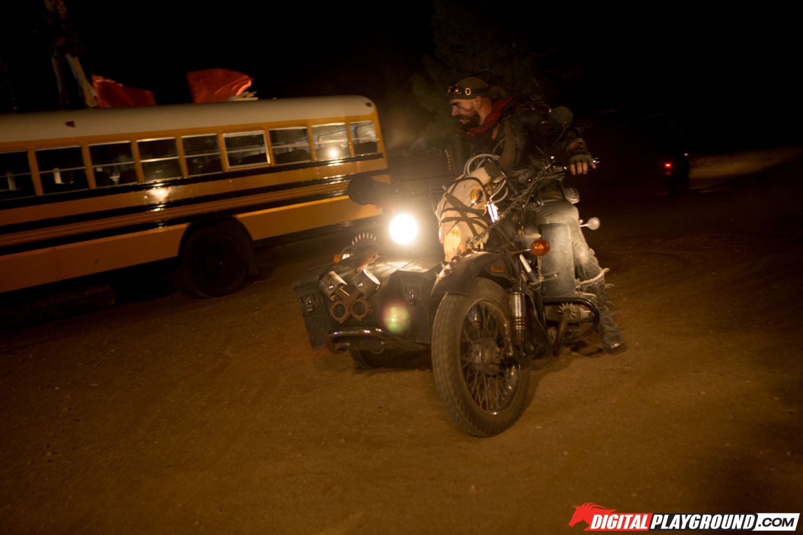 Стиви Шей и Томми Ганн в порно фильме Апокалипсис X