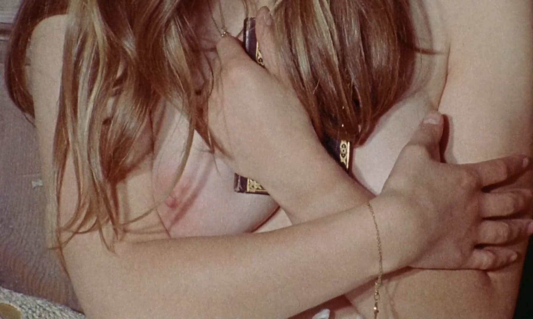 Эротические фото из фильма Аморальные истории (1974)