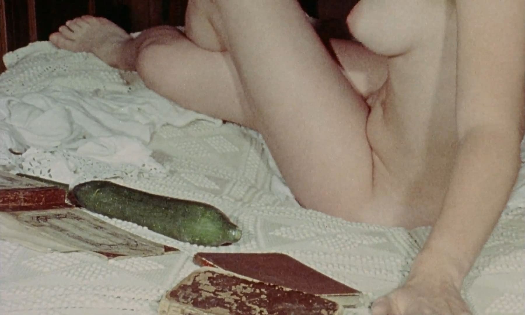 Эротические фото из фильма Аморальные истории (1974)