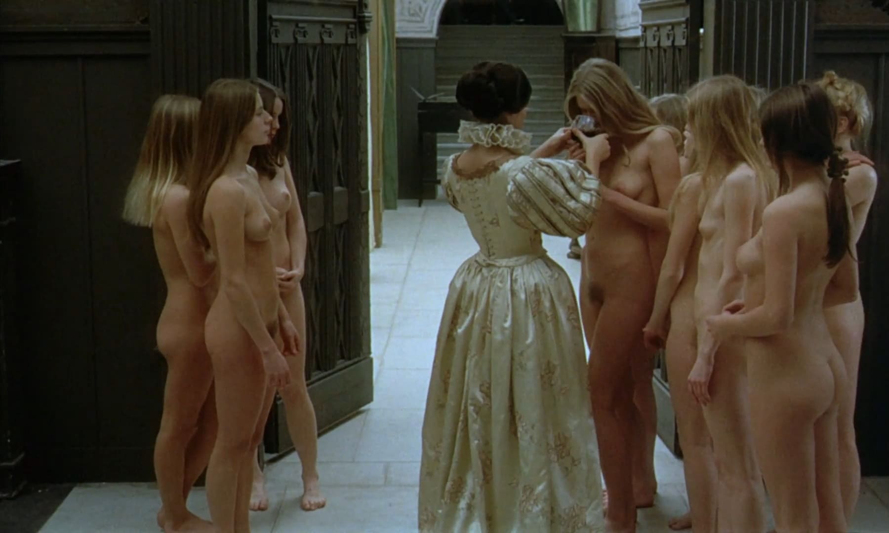 Эротические фото из фильма Аморальные истории (1974)